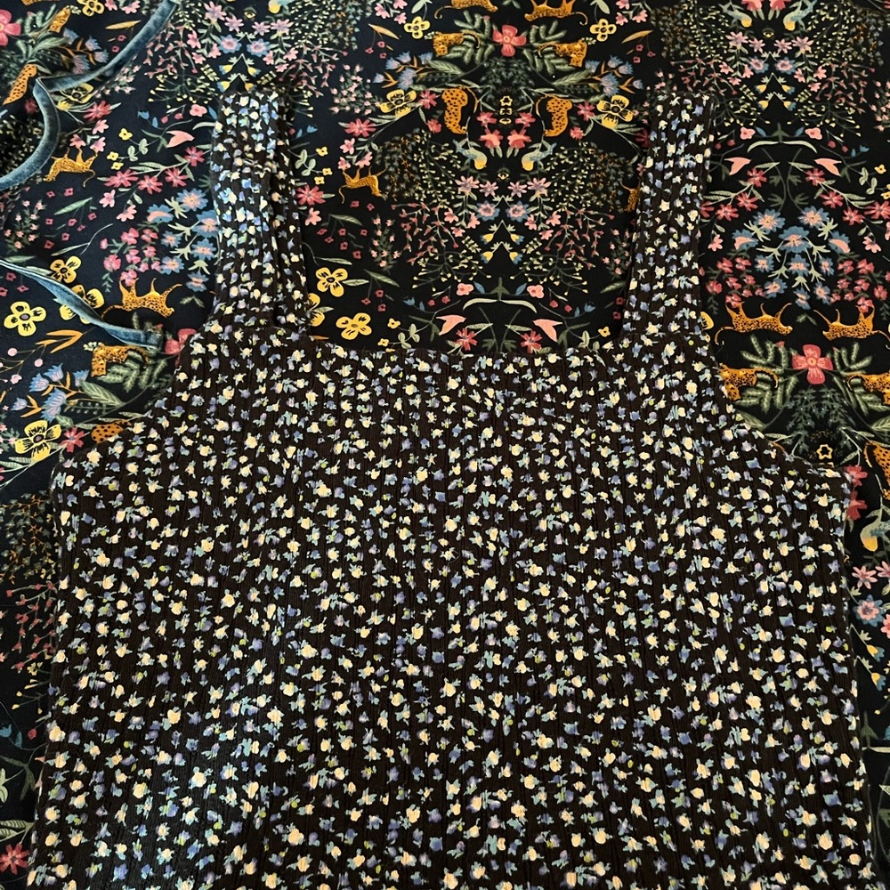 Floral Print Sleeveless Top